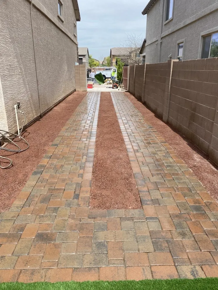 Custom lawn care service experts serving El Mirage, AZ - Madera Landscaping