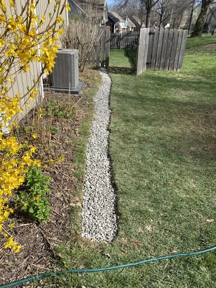 Professional yard cleanup service in Kansas City, KS - Maderos Lawn & Landscaping