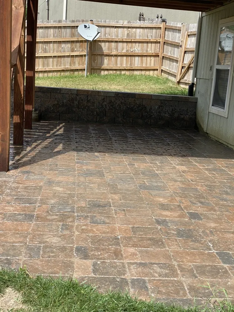 Reliable landscape installation in Kansas City, KS by Maderos Lawn & Landscaping