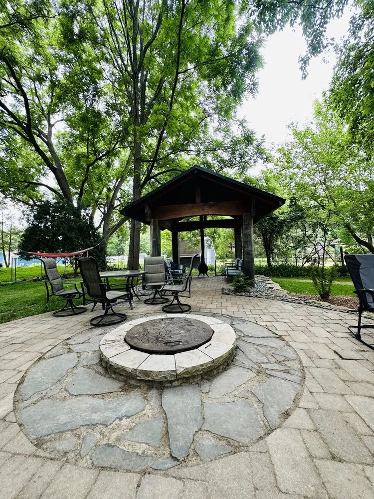 Top-rated garden landscaping in Monona, WI - Madison Luxury Pavilions