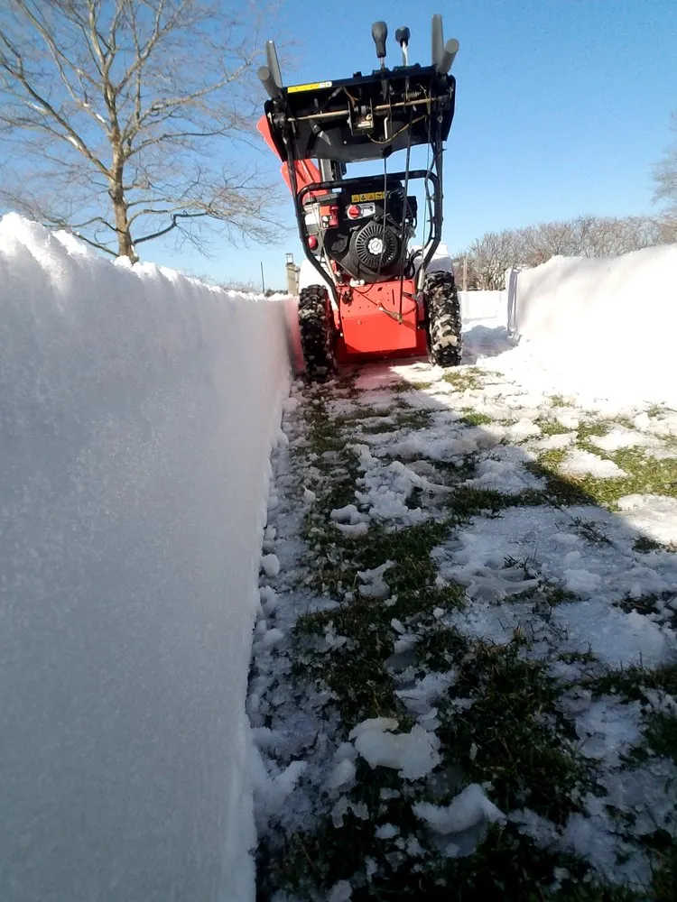 Expert lawn care service in Riverhead, NY - Madrid Landscaping Services