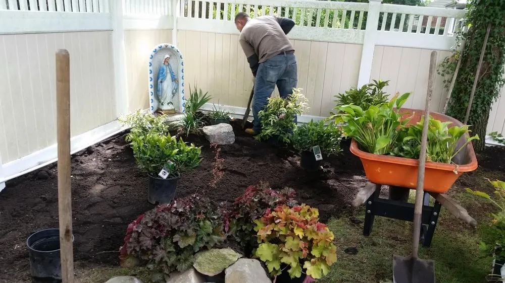 Professional residential landscaping in Shoreham, NY by Madrid Landscaping
