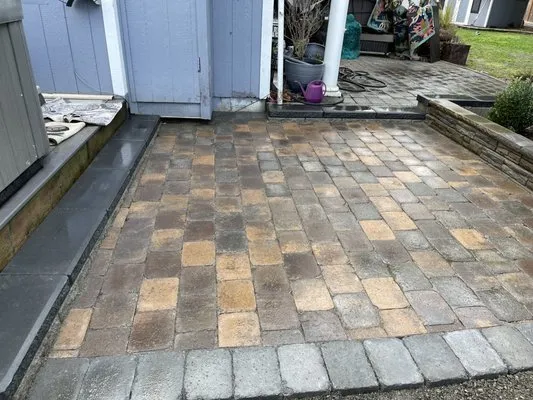 Madrid Lawn Services Logo