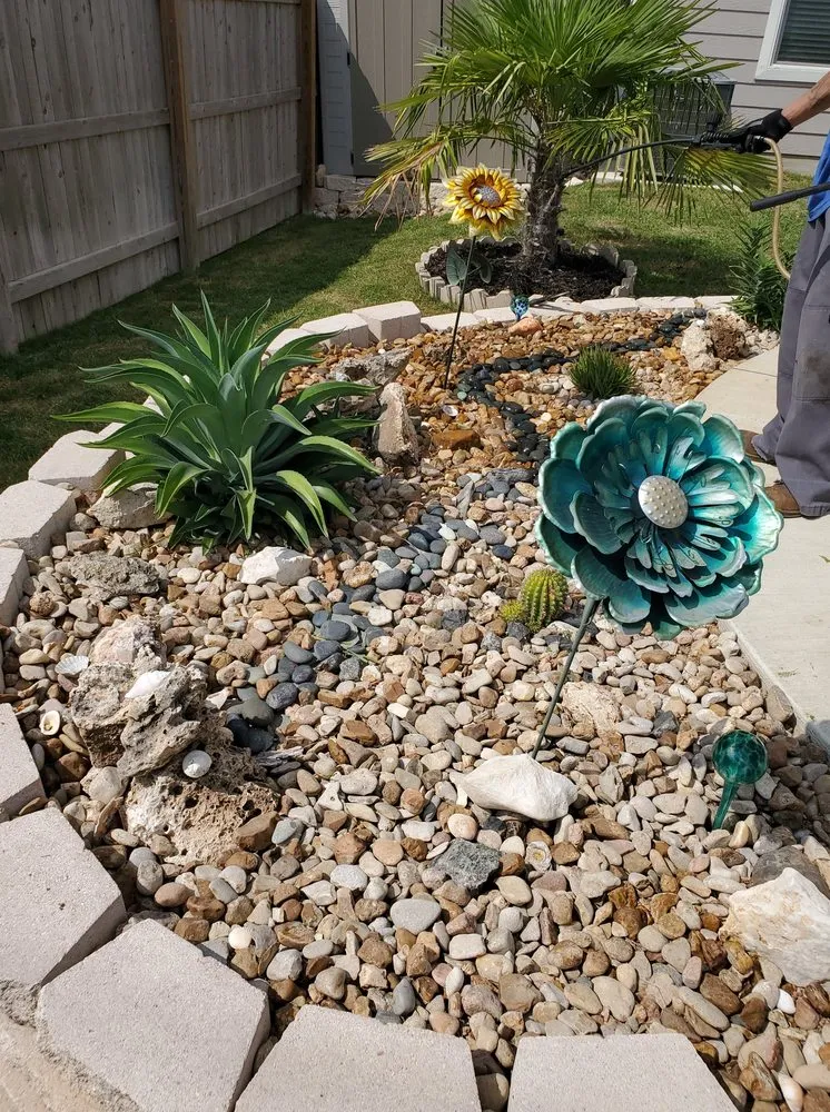 Top-rated yard maintenance for homes in Amarillo, TX by Madrigal Junk Removal