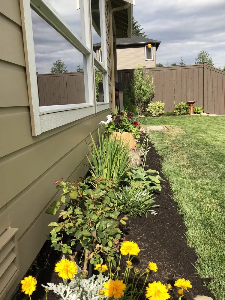 Professional lawn mowing service experts serving Tacoma, WA - M.A.G landscape