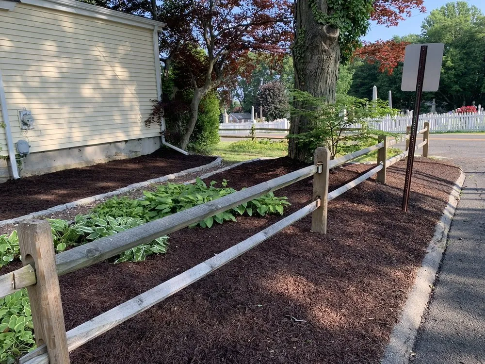 Professional lawn care service experts serving Monroe, CT - MAG Landscaping