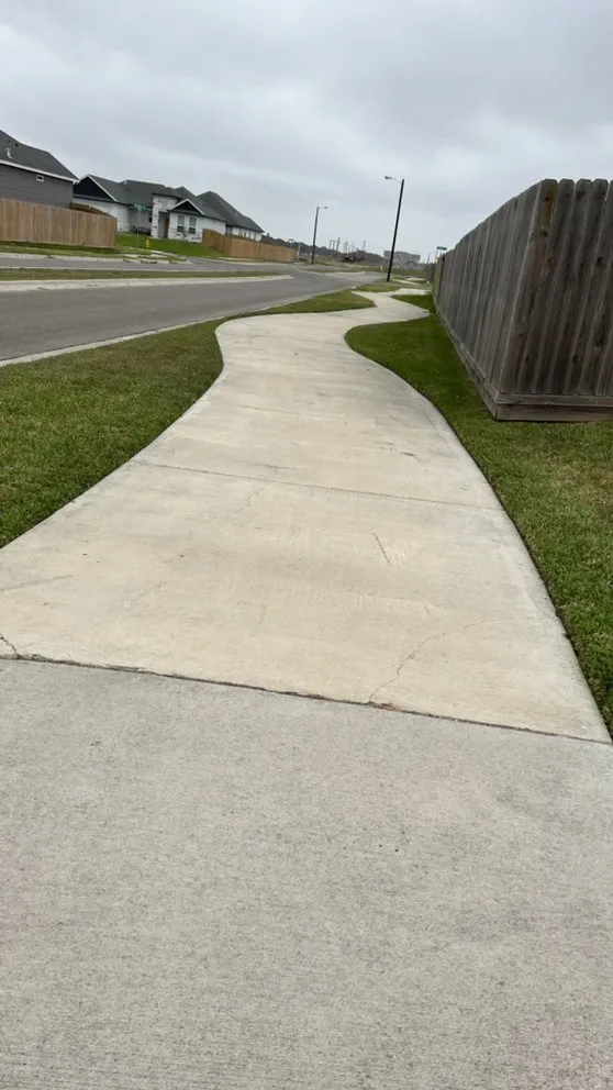 Trusted lawn mowing service for year-round maintenance in Corpus Christi, TX by Magaña Lawn Services