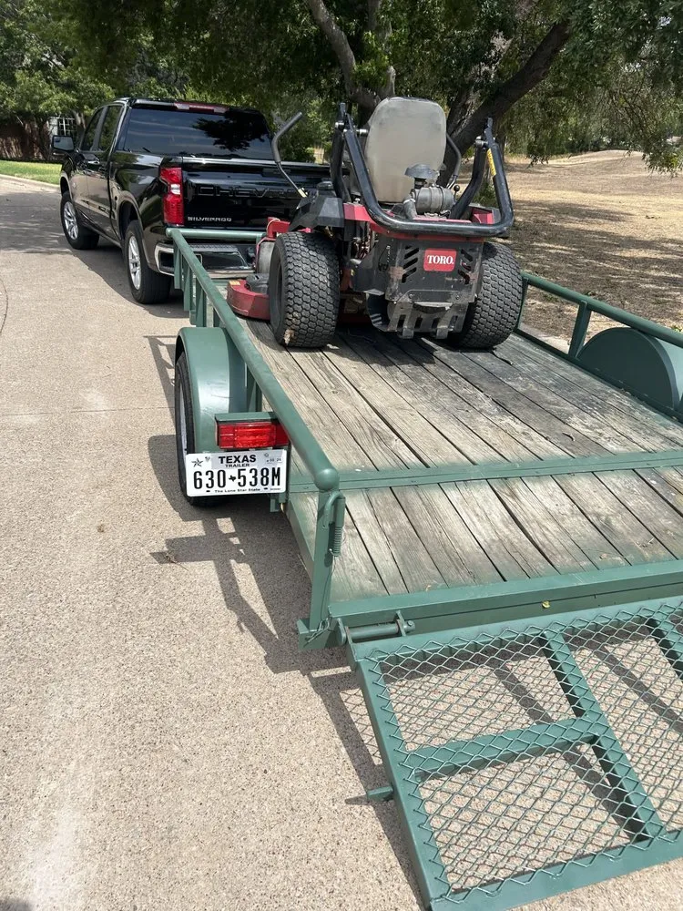 Affordable lawn care service in White Settlement, TX by Magana Service