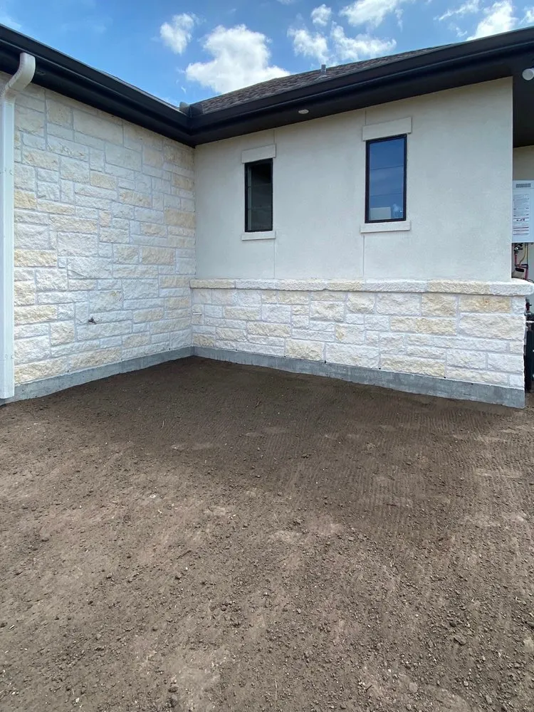 Custom landscape installation in Skidmore, TX - Magana Trucking & Materials