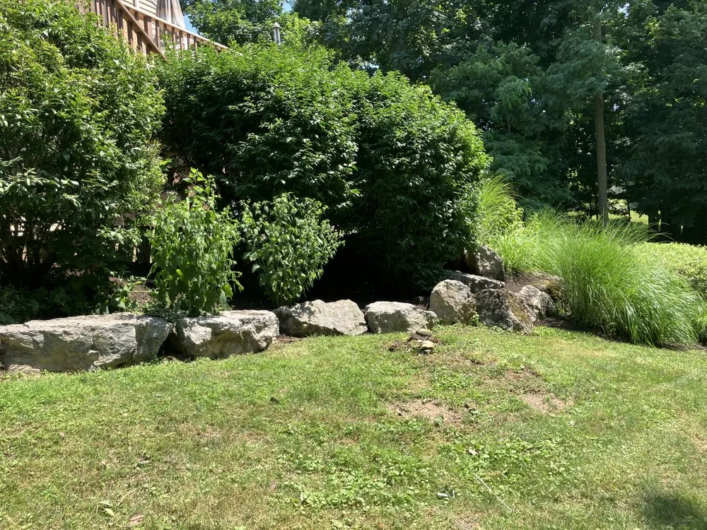 Custom garden landscaping experts serving Wampsville, NY - Magee Lawn & Gardens