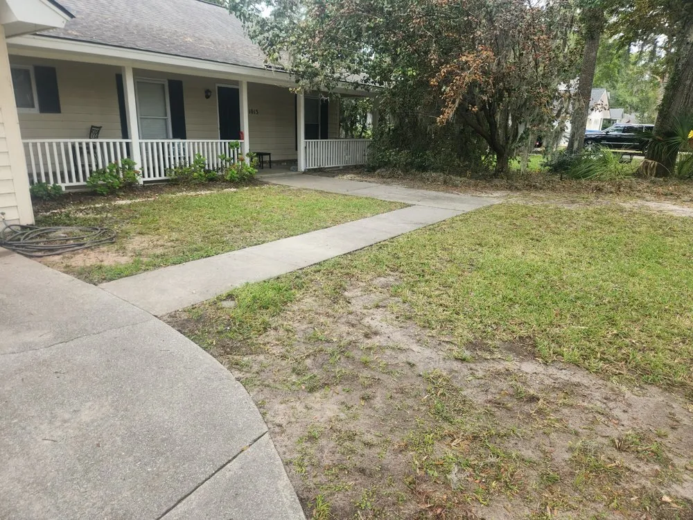 Custom yard maintenance for homes across Savannah, GA - Magic Mowers