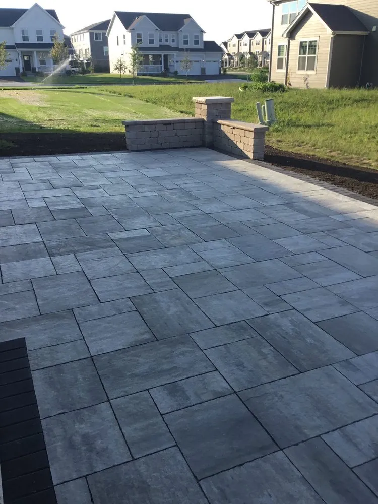 Expert garden landscaping near you in Elgin, IL by Magic Stone