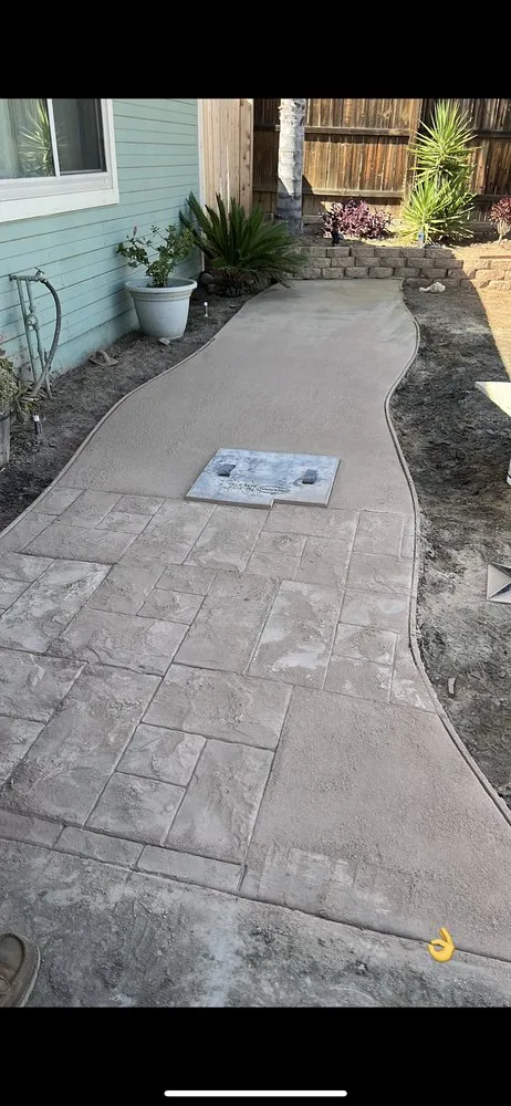 Local yard maintenance for residential properties across Lakeside, CA - Magic Turf