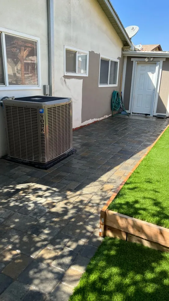 Expert yard maintenance experts serving Lakeside, CA - Magic Turf