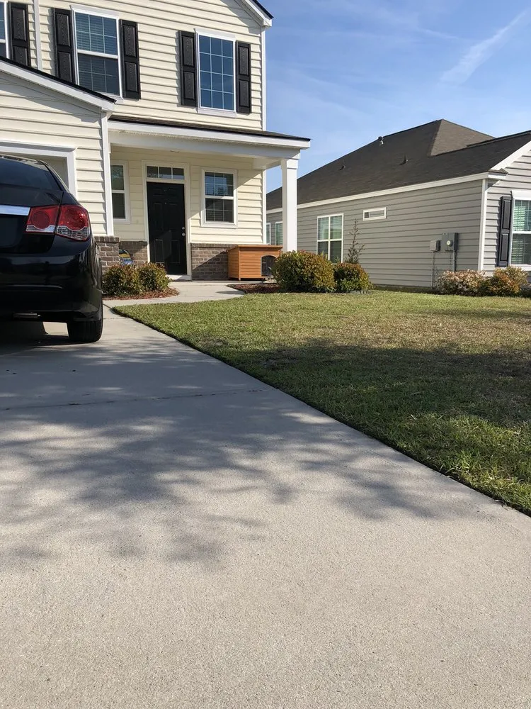 Trusted lawn mowing service experts serving Beaufort, SC - Magical Lawn Care Service