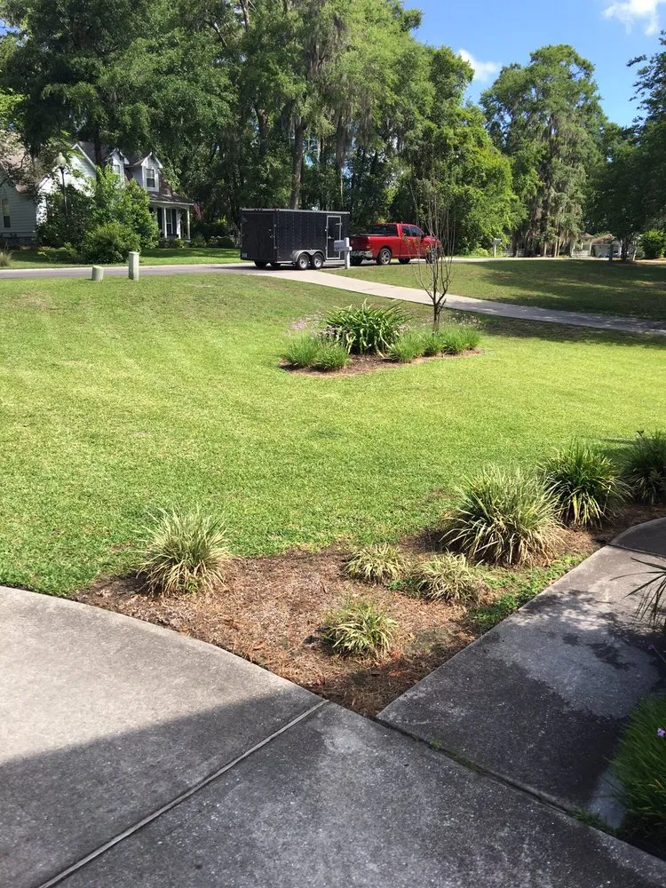 Custom yard maintenance in Beaufort, SC - Magical Lawn Care Service