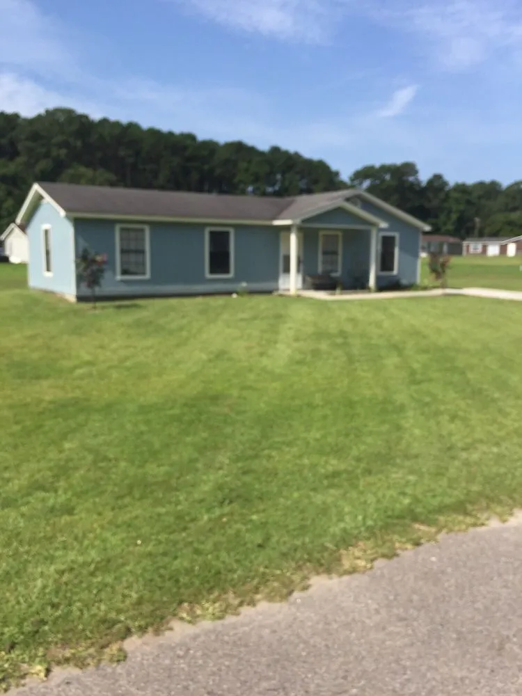 Expert lawn care service with custom design in Beaufort, SC by Magical Lawn Care Service