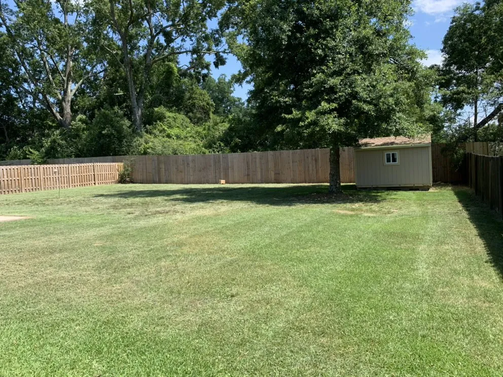 Reliable garden landscaping in Spanish Fort, AL - Magnolia Bay Property Management