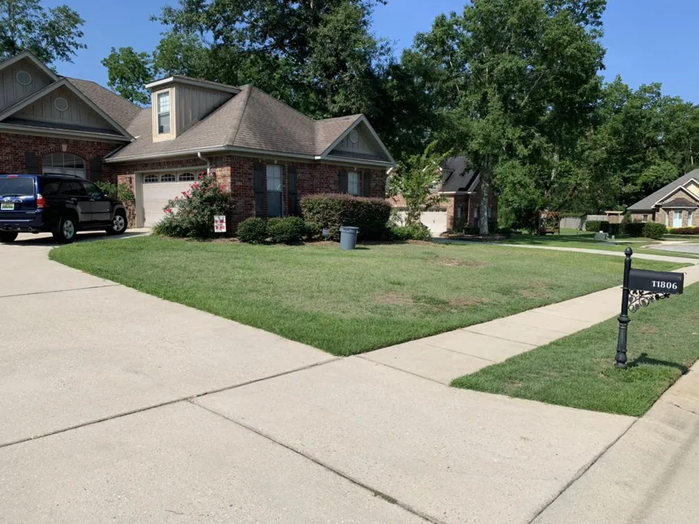 Professional residential landscaping experts serving Spanish Fort, AL - Magnolia Bay Property Management