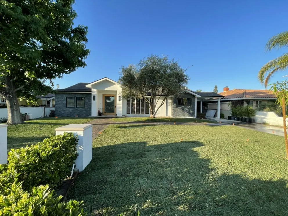 Top-rated lawn mowing service experts serving Downey, CA - Magnolia Landscape & Design