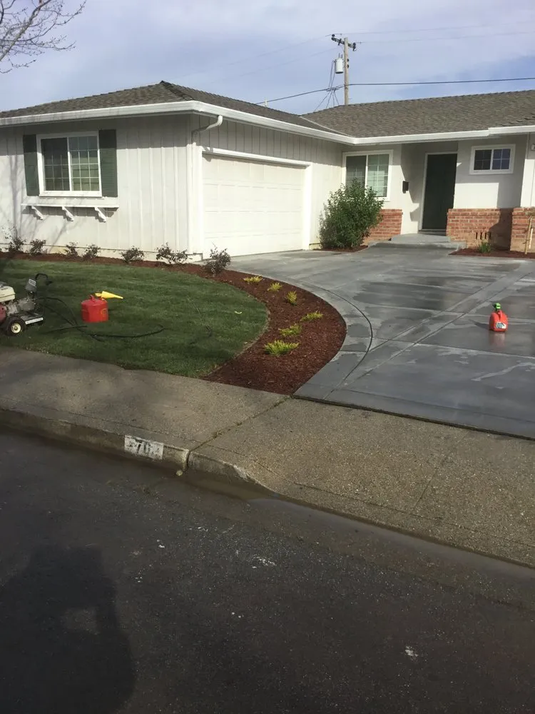 Expert lawn mowing service experts serving San Martin, CA - Magnolia Landscape