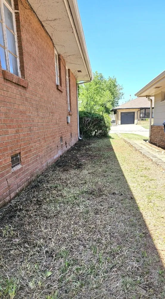 Custom yard cleanup service in Oklahoma City, OK by Magnolia Lawn Care