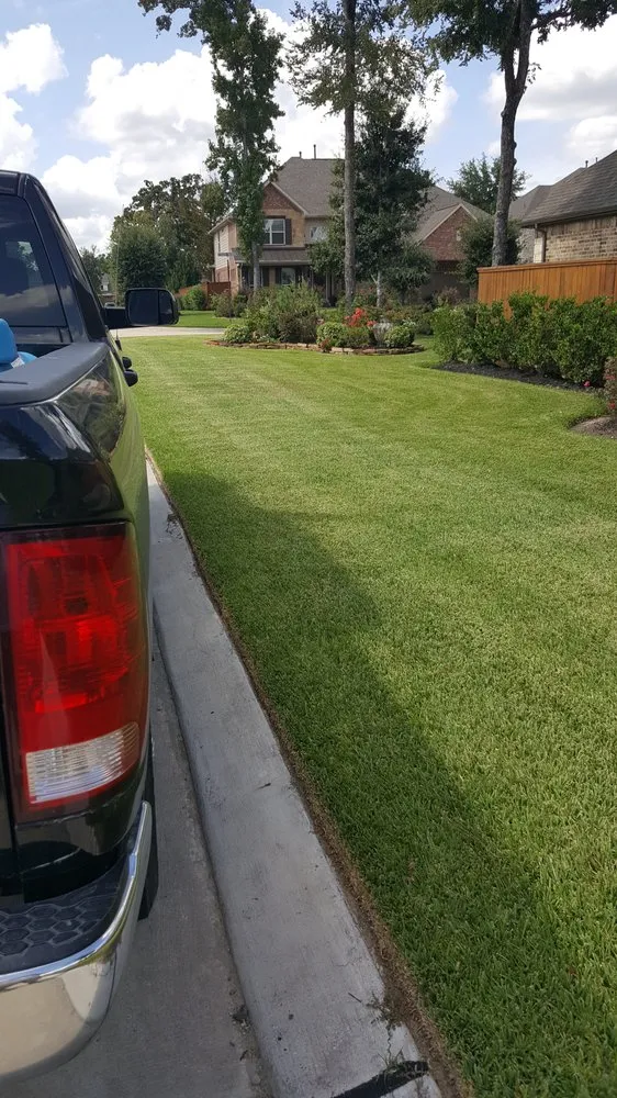 Expert garden landscaping in Magnolia, TX by Magnolia Lawns