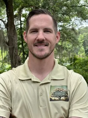 Magnolia Outdoor Solutions Logo