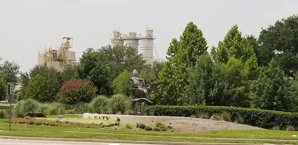 Expert outdoor landscaping in Humble, TX - Magnolia Real Estate Services