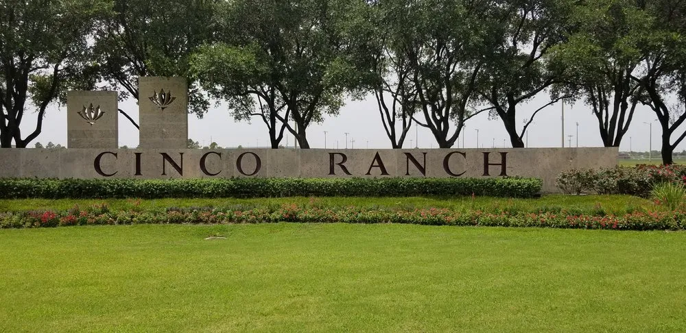 Professional yard cleanup service in Humble, TX - Magnolia Real Estate Services