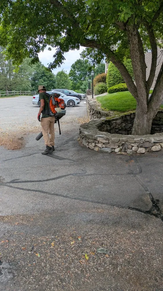 Custom residential landscaping experts serving Bedford, NH - Magnum Landscaping