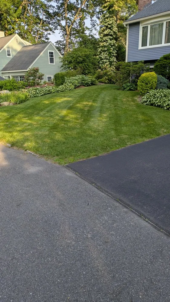 Expert residential landscaping experts serving Bedford, NH - Magnum Landscaping