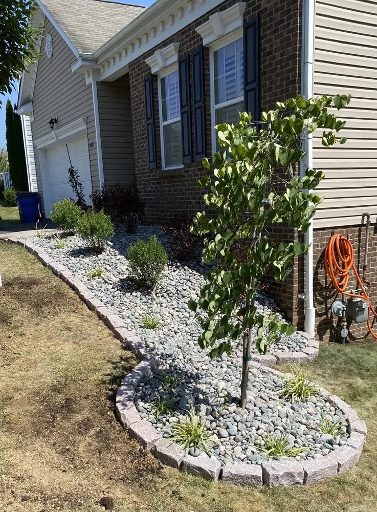 Local residential landscaping for year-round maintenance in Coraopolis, PA by Magnus landscapes