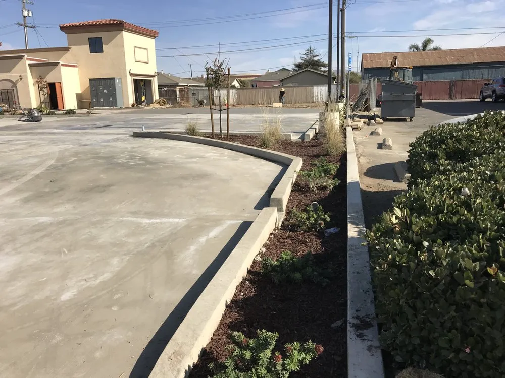Custom outdoor landscaping in Fresno, CA by Magnus Landscaping Services