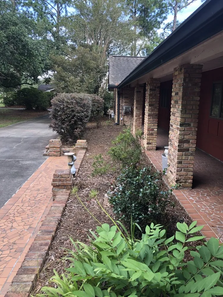 Affordable lawn mowing service for homes across Houma, LA - Mahan's Lawn Care