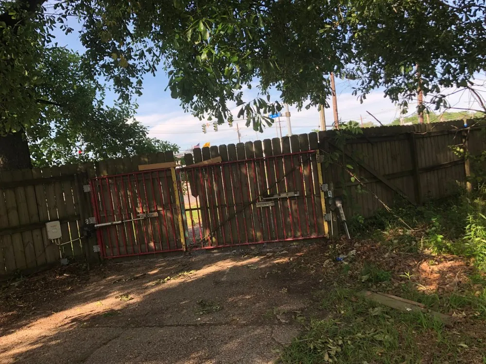 Reliable outdoor landscaping for residential properties in Baton Rouge, LA by Mahogany Green Home Improvement & Landscape Design