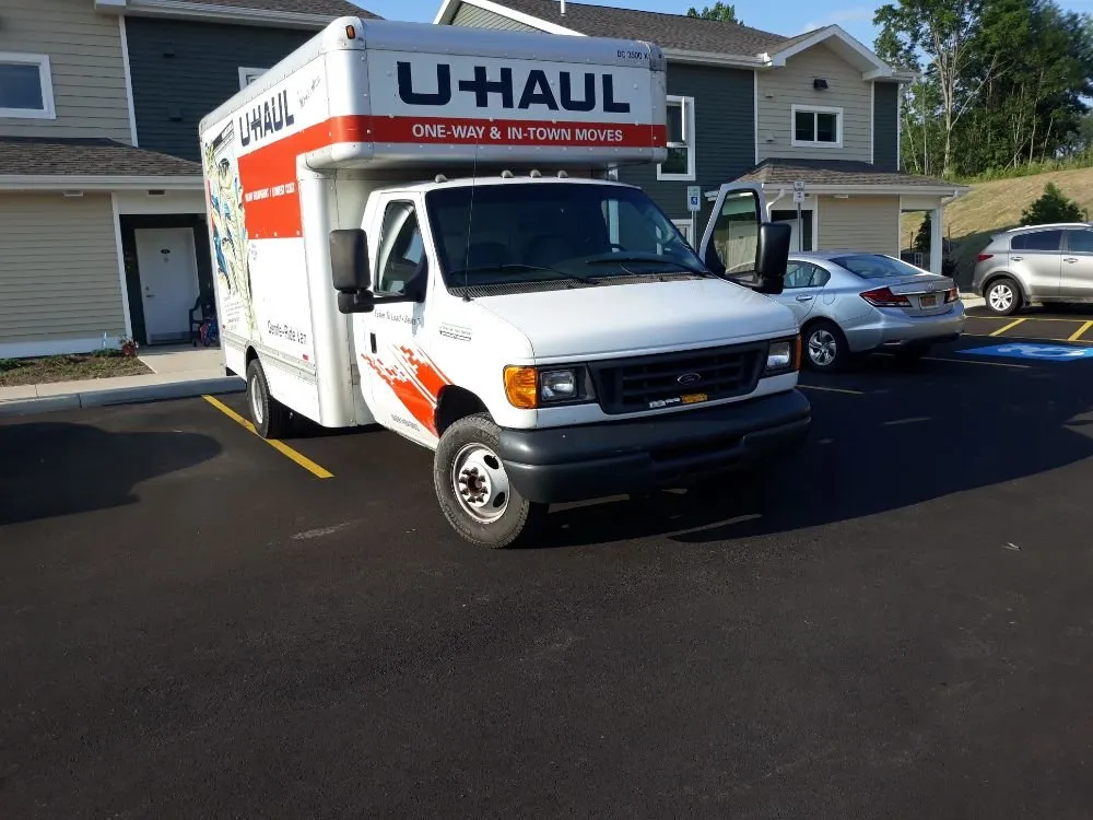 Custom outdoor landscaping experts serving Farmington, NY - Maidz and Moverz