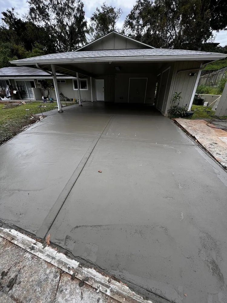 Custom lawn mowing service for beautiful yards across Mililani, HI - Maika'i Masonry Contractor