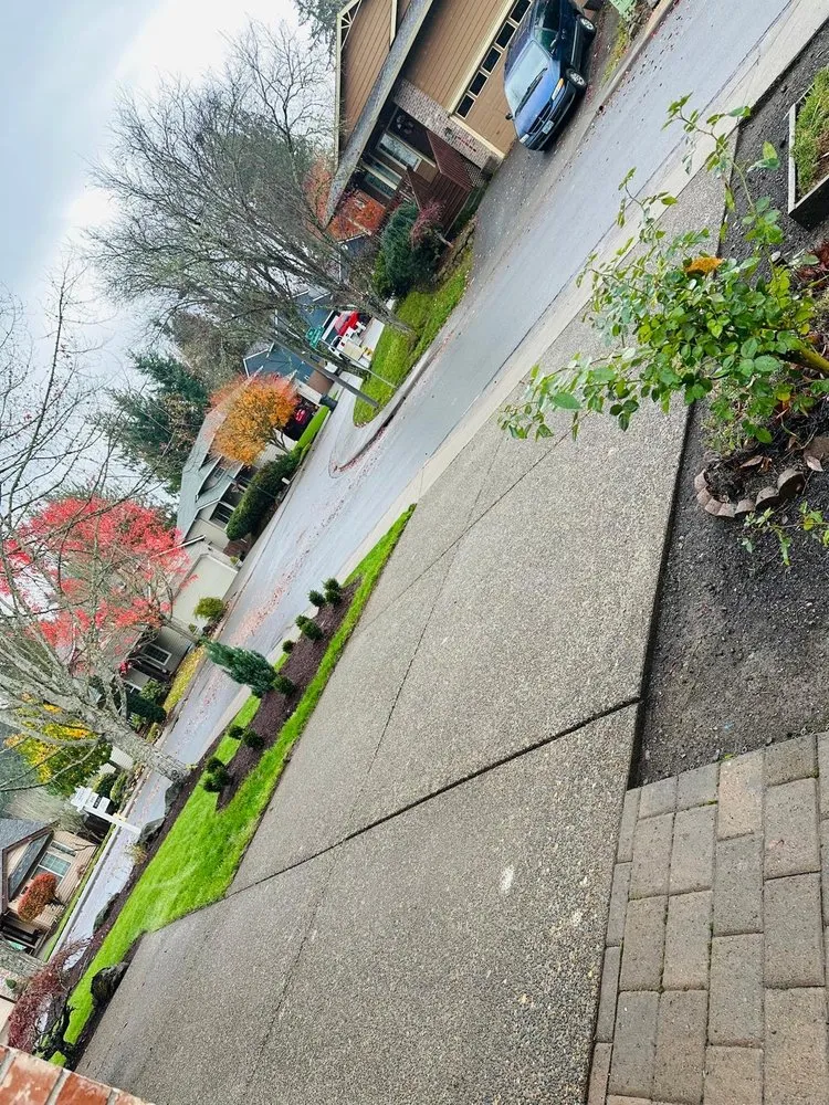 Custom lawn care service in Beaverton, OR by Maiki Cornejo Landscaping