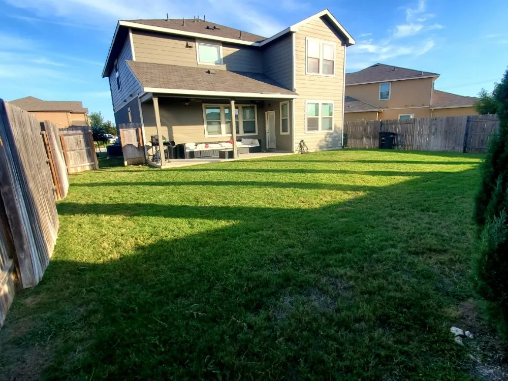 Trusted lawn mowing service in San Antonio, TX - Maintained Mowz