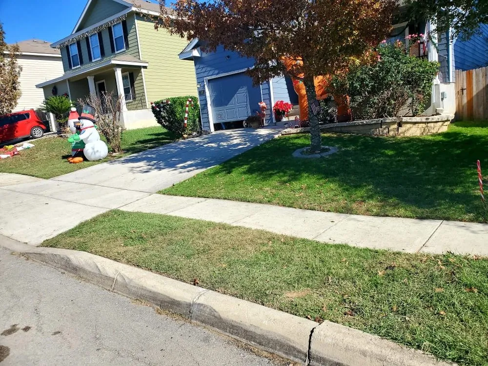 Trusted yard maintenance in San Antonio, TX by Maintained Mowz