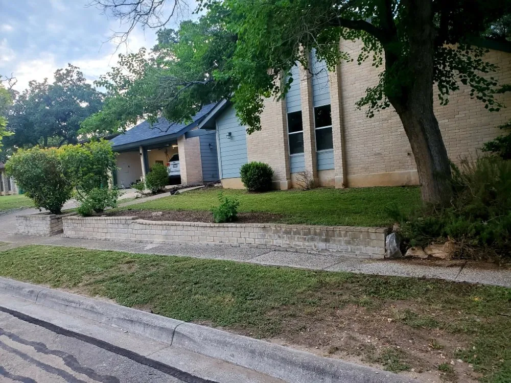 Affordable landscape design experts serving San Antonio, TX - Maintained Mowz