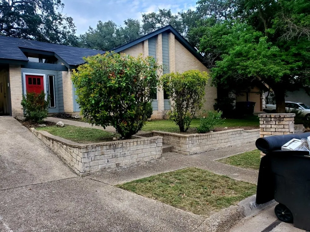 Professional yard cleanup service for outdoor upgrades across San Antonio, TX - Maintained Mowz