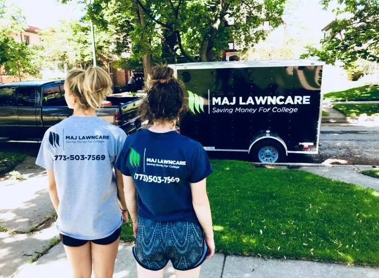 Local lawn mowing service in Chicago, IL by Maj Lawncare