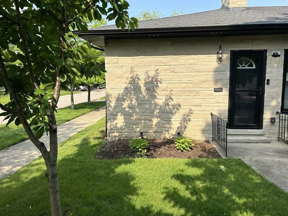 Reliable lawn care service with custom design in Chicago, IL by Maj Lawncare