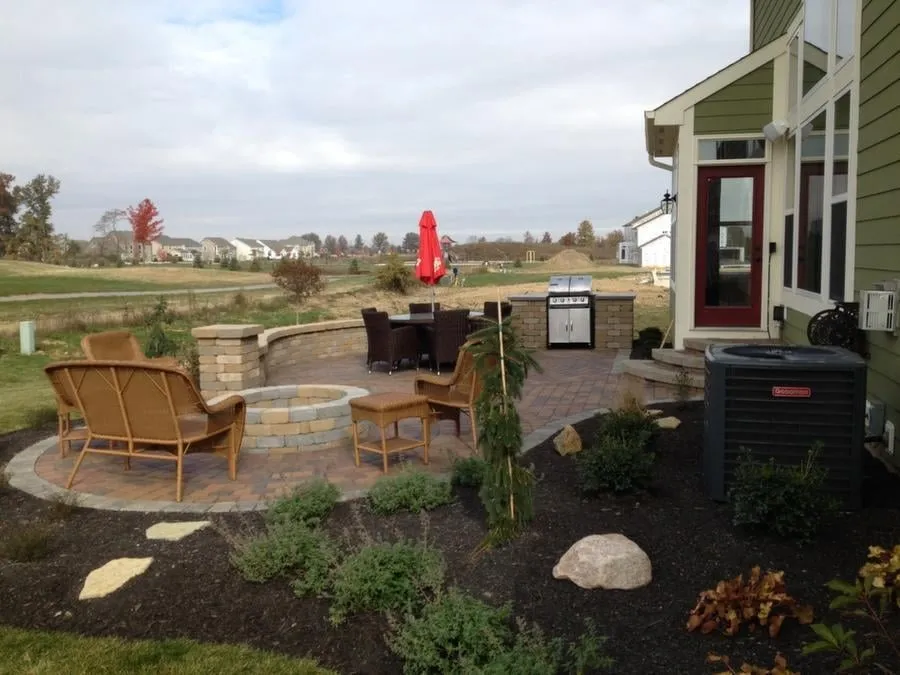 Custom lawn mowing service experts serving Columbus, OH - Majestic Gardens