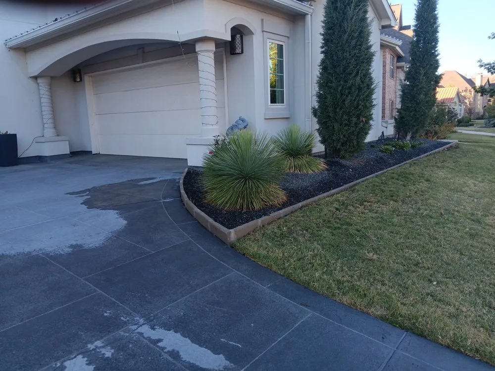 Professional yard maintenance in Valley View, TX by Majestic Greens Landscaping