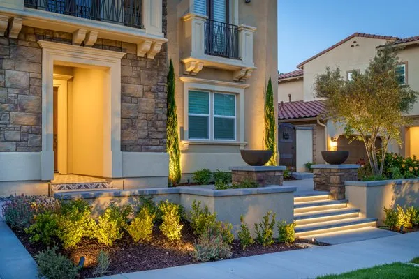 Majestic Hardscapes Logo