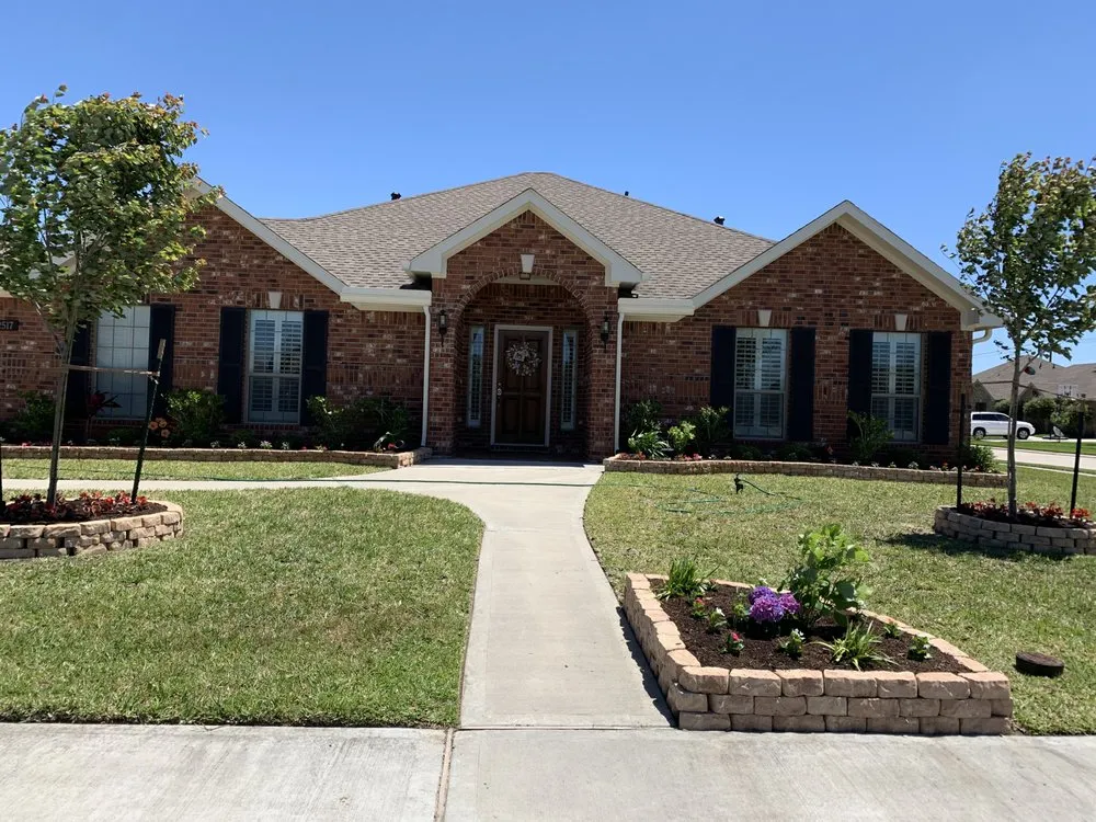 Affordable yard cleanup service in Dickinson, TX - Major Differences Landscaping