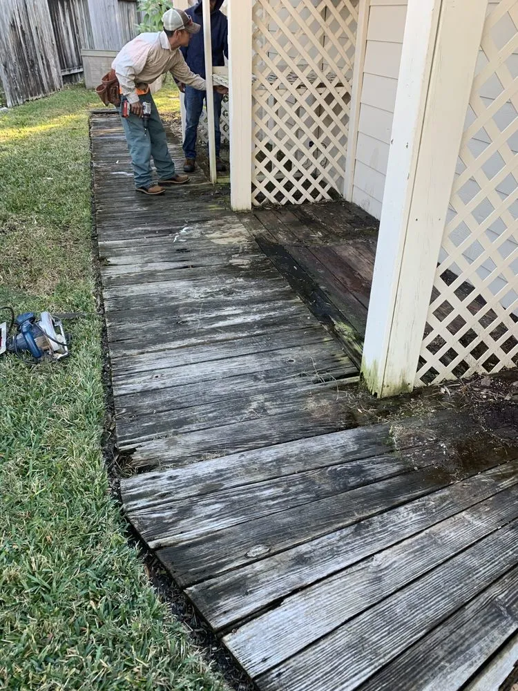 Custom residential landscaping for beautiful yards across Dickinson, TX - Major Differences Landscaping